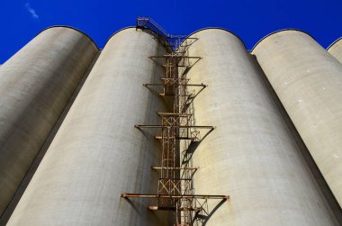 Montreal CANADA SEPT. 08: Kanada Maltage Cie Lte tahıl asansörleri 8 Eylül 2013 'te Montreal Quebec, Kanada' da. 1900 ve 1930 yılları arasında Montreal 'de toplam beş tahıl asansörü inşa edildi..