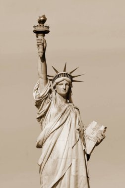 NEW YORK ABD 27 Ekim 2013: New York, New York 'ta Özgürlük Heykeli, 27 Ekim 2013. Özgürlük Anıtı, 1886 'da Fransa halkından Birleşik Devletler' e bir hediyeydi..