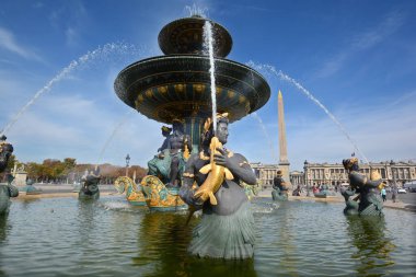 Paris Fransa 17 Ekim:, Place de la Concorde üzerinde Nehir Ticaret ve Navigasyon Çeşmesi (1840). Paris, Fransa 17 Ekim 2014 Paris, Fransa. 