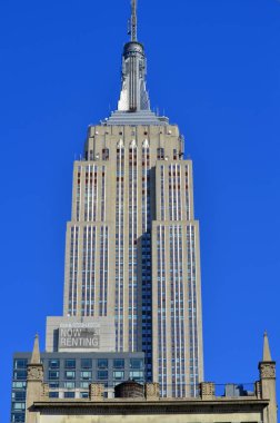 New York City, Ny - 29 Ekim 2013 'te New York' ta Empire State Binası. Empire State Binası 102 katlı bir binadır ve 40 yılı aşkın süredir dünyanın en yüksek binasıydı.