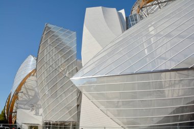 Paris Fransa 19 Ekim: Louis Vuitton Vakfı 2006 yılında kuruldu, bir sanat müzesi ve kültür merkezi. 143 milyon dolarlık müze yakın tarihte 19 Ekim 2014 'te Paris' te tamamlandı.