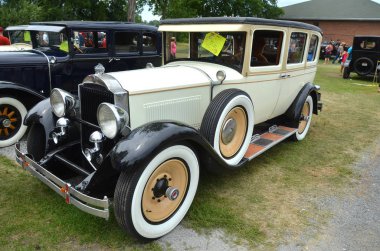 Granby, QUEBEC, CANADA - 29 Temmuz 2013: Eski otomobil sergisi