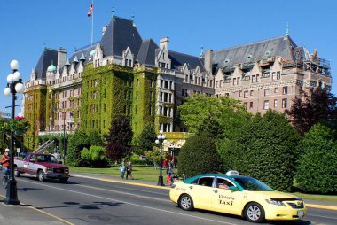 VICTORIA, BC, CANADA 23 Haziran: Fairmont İmparatoriçesi 23 Haziran 2009 'da Victoria, British Columbia, Kanada' daki en eski ve en ünlü otellerden biridir..