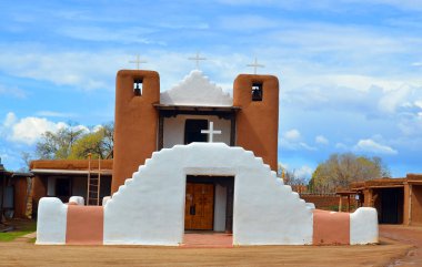 Taos New Mexico 20 Nisan, St. Jerome Kilisesi San Geronimo Şapeli. 20 Nisan 2014 'te Taos Nm Usa' da. Aziz Jerome ya da San Geronimo, Pueblo 'nun koruyucu azizidir.. 