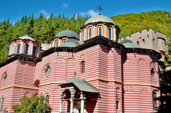 RILA Manastırı, BULGARIA SEPTEMBER 27 Eylül 2013: Rila 'lı Aziz İvan Manastırı, daha çok bilinen adıyla Rila Manastırı 27 Eylül 2013 tarihinde Bulgaristan' ın en büyük ve en ünlü Doğu Ortodoks manastırıdır.