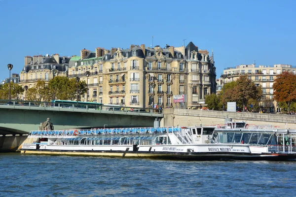 Paris Frankrike Oktober 2014 Tourist Boat Paris Frankrike Det Finns — Stockfoto