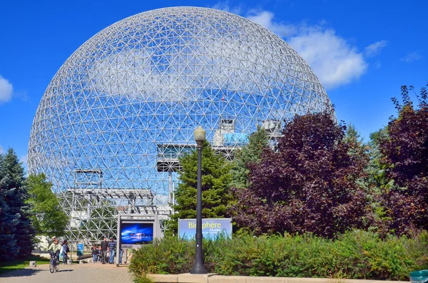 加拿大蒙特利尔6月23日 生物圈博物馆 Montreal Canada June 是蒙特利尔的一个环境博物馆 2012年6月23日位于加拿大蒙特利尔美国前展馆的Parc Jean Drapeau — 图库照片