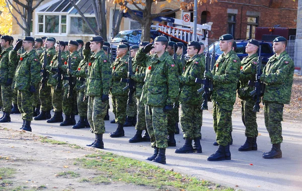 Montreal Canada November Canadians Soldiers Uniform Remembrance Day November 2011 — Foto Stock