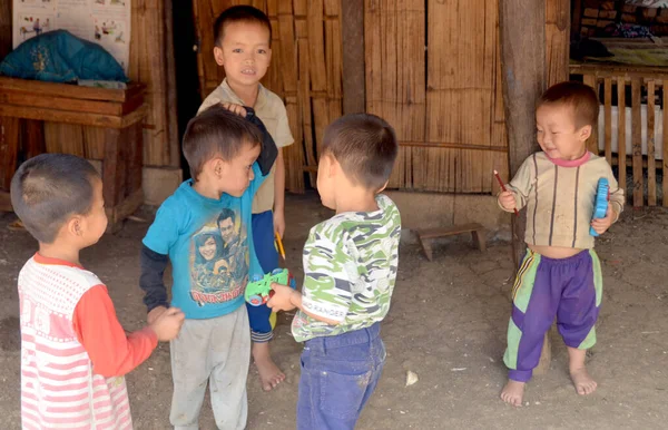 Вангвенг Лаос Апрель Портрет Неизвестных Бедных Лаосских Детей Хмонгов Апреля — стоковое фото