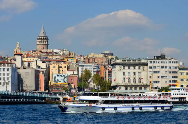 Istanbul Turkey October Cruise Ferry Eminonu Port Yeni Cami Galata — Stock Photo, Image