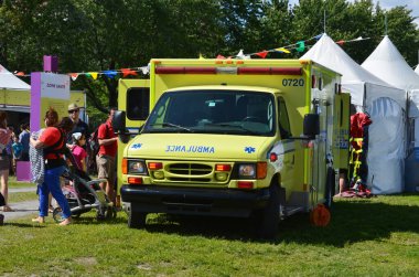 Sarı ambulans Kanada 'da festivalde.