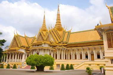 Kraliyet Sarayı, Kamboçya Kralı 'nın kraliyet konutu olarak hizmet veren bir binalar kompleksidir. 22 Mart 2013 'te Phnom Penh, Kamboçya