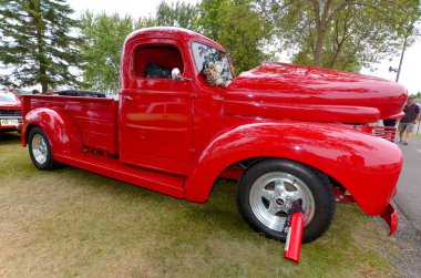 Granby, QUEBEC, CANADA - 29 Temmuz 2013: Eski otomobil sergisi