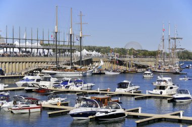 MONTREAL - 16 Eylül 2012 Montreal Montreal, Montreal, Montreal 'de Bateau Classique de Montral Festivali. Eski liman rıhtımları festival için mükemmel bir yerdir..