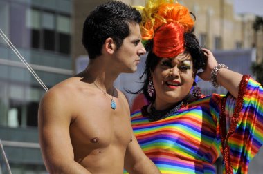 Montreal Onur Yürüyüşü Kutlamaları 'nın 19 Ağustos 2012 Montreal, Kanada' daki kimliği belirsiz katılımcıları. Bu etkinliğin içermesi, eğitmesi ve eğlendirmesi...