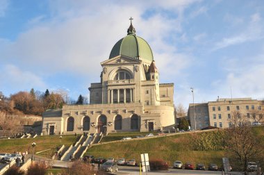 MONTREAL CANADA - Ekim 04: Saint Joseph 's Oratory of Mount Royal, Kanada' nın Quebec kentinin Montreal şehrinde 4 Ekim 2011 tarihinde Royal Dağı 'nın batı yamacında kurulmuş Roma Katolik bazilikası..