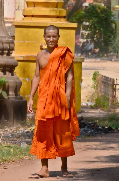 Siem Reap Cambodia Μαρτίου Άγνωστοι Μοναχοί Ποζάρουν Στις Μαρτίου 2013 — Φωτογραφία Αρχείου