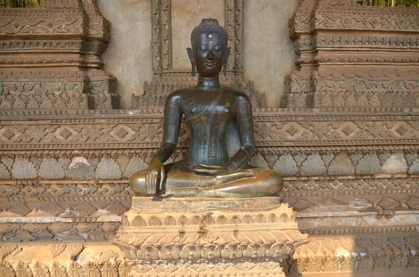 Vientiane Laos Abril Estatua Bronce Buda Haw Phra Kaew Antiguo —  Fotos de Stock