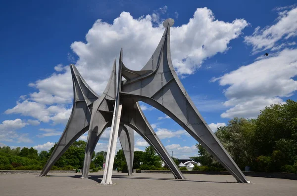 Montreal Canada Junho Escultura Alexander Calder Homme Uma Escultura Livre — Fotografia de Stock