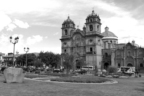 ペルー 11月28日 大聖堂バサリカ カルロス ボロメオまたはプノ大聖堂はペルー南東部のプノ市にあるアンデスバロック様式の大聖堂です 2009年11月28日ペルーのプノ — ストック写真