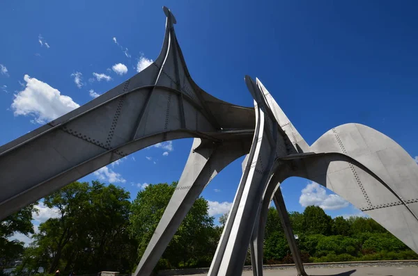 Montreal Canada Junho Escultura Alexander Calder Homme Uma Escultura Livre — Fotografia de Stock