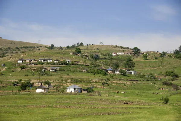 Montaña Colina Con Pueblo Africano Tradicional — Foto de Stock