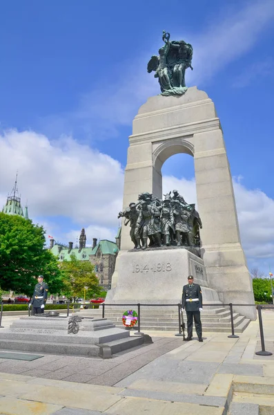 Ottawa Canada Junho Memorial Guerra Nacional Cenotáfio Granito Alto Com — Fotografia de Stock