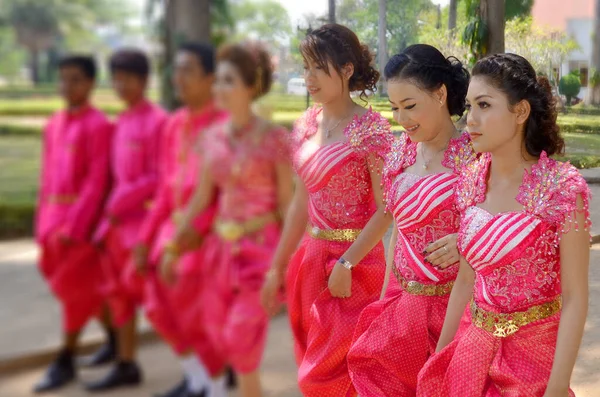 Siem Reap Cambodia Mars Oidentifierade Unga Traditionella Bröllop Khmerkläder Den — Stockfoto