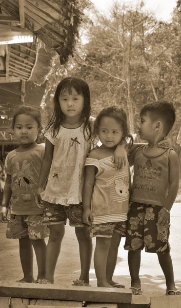 Phnom Phen Cambodge Mars Des Enfants Rue Non Identifiés Posant — Photo