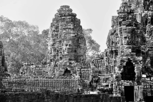 Prohm是柬埔寨暹粒省吴哥一座庙宇的现代名称 原名Rajavihara 它位于吴哥窟以东一公里处 由高棉国王贾瓦曼七世创建 — 图库照片