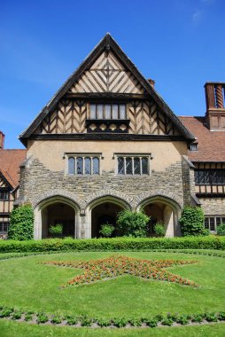 CECILIENHOF, POTSDAM - 05 12 Cecilienhof Palace, Almanya 'nın Brandenburg eyaletinde yer alan bir saray. Cecilienhof, 1945 yılında Potsdam Konferansı 'nın yapılacağı Hohenzollern 1918 tarafından inşa edilen son saraydı.