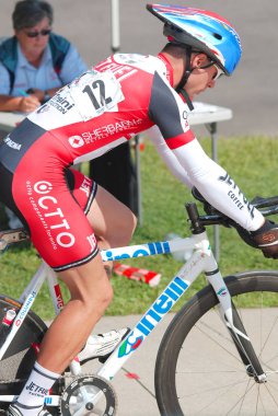 29 Ağustos 2010 'da Kanada Ulusal Pist Şampiyonası' nda Kanada 'nın takım yarışının bilinmeyen sporcuları Bromont' ta. 96 Atlanta Olimpiyat Oyunları 'nda kullanılan hızda