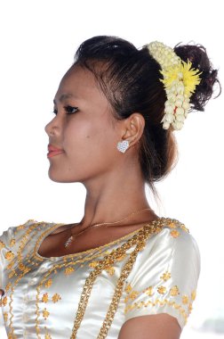 SIEM REAP CAMBODIA - 26 Mart 2013 tarihinde Siem Reap Kamboçya 'da Apsara dansçısı. Robam Tep Apsara, Kamboçya Kraliyet Balesi 'nin Khmer klasik dansının adıdır.