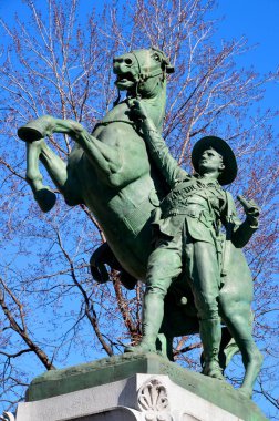 Montreal CANADA - 18 Mart 2014 tarihinde Montreal Quebec Kanada şehir merkezindeki Dorchester Meydanı 'nda yer alan Boer Savaşı Anıtı kapsamında George W. Hill tarafından heykel dikildi.