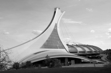 Montreal, Kanada - 8 Ağustos 'ta. 2008 Ağustos 2012 'de Montreal Olimpiyat Stadyumu ve kulesi. Dünyanın en yüksek eğimli kulesi. Olimpiyat turu 175 metre uzunluğunda ve 45 derecelik açıyla yapılıyor.