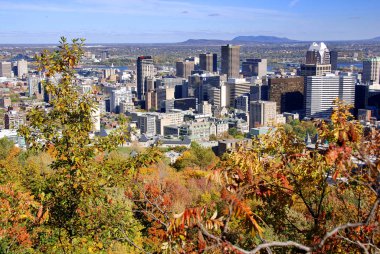 Montreal, Kanada - 12 Ekim 2010 'da Montreal şehir merkezinin kuş bakışı görüntüsü. Montreal, Kanada 'nın Quebec eyaletinde yer alan bir şehirdir..