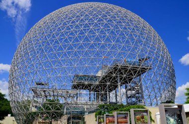 Montreal, Kanada - 23 Haziran Biyosfer, Montreal 'de çevreye adanmış bir müzedir. 23 Haziran 2012 'de ABD' nin eski pavyonundaki Parc Jean-Drapeau 'da Montreal, Kanada