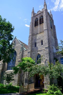 MONTREAL, CANADA - 08: 15 2016: Westmount Park United Church, 4 kiliseden oluşan bir sendika. İlk tapınak 1885 'te ahşaptan yapılmış ve 1896' da bir tuğla bina ile değiştirilmiş bir Metodist tapınağıydı.