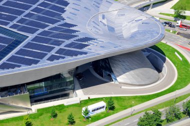 MUNICH, Almanya - 12 Haziran 2011 'de BMW Müzesi, Münih, Almanya. BMW Müzesi, Münih Olimpiyat Oyunları 'ndan kısa bir süre önce 1972 yılında kuruldu. 