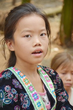 Phnom PHEN, CAMBODIA - Tanımlanamayan sokak çocukları 23 Mart 2013 'te Phnom Phen, Kamboçya' da poz verdiler.