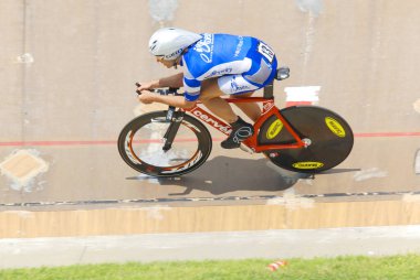 29 Ağustos 2010 'da Kanada Ulusal Pist Şampiyonası' nda Kanada 'nın takım yarışının bilinmeyen sporcuları Bromont' ta. 96 Atlanta Olimpiyat Oyunları 'nda kullanılan hızda