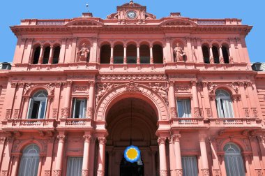 BUENOS ARGENTINA - 25 Kasım 2011: Casa Rosada (pembe ev) Buenos Aires Argentine. La Casa Rosada, 25 Kasım 2011 tarihinde Arjantin hükümetinin yürütme kolunun resmi koltuğudur..