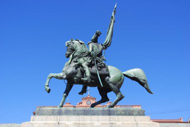 Casa Rosada 'nın (pembe ev) önündeki General Belgrano anıtı Buenos Aires Argentine' dir. La Casa Rosada, Arjantin hükümetinin yürütme organının resmi koltuğudur..