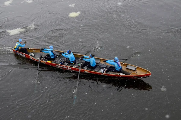 Montreal Febrero Participantes Identificados Montreal Ice Canoe Challenge Lawrence River — Foto de Stock