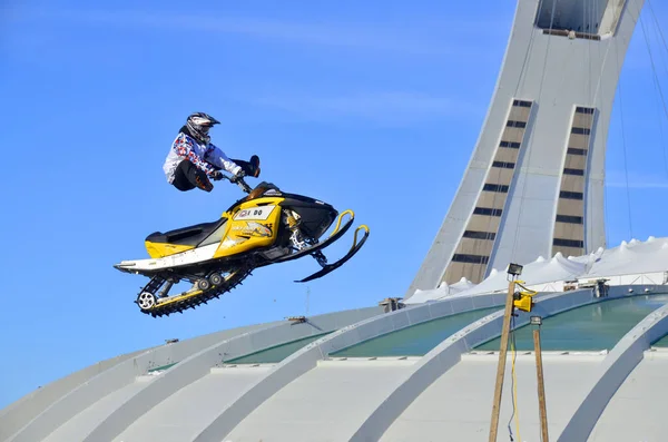 Montreal Canada Fevereiro Participante Não Identificado Snowmobile Jumping Barbegazi Winter — Fotografia de Stock