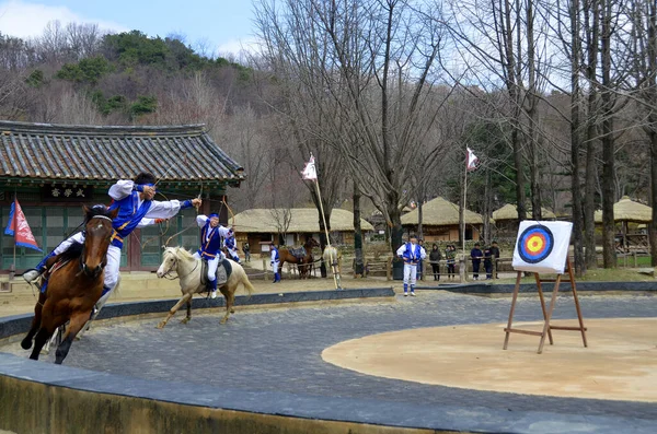 Seoul South Korea April Deltagare Equestrian Feats Act Kort Akrobatisk — Stockfoto
