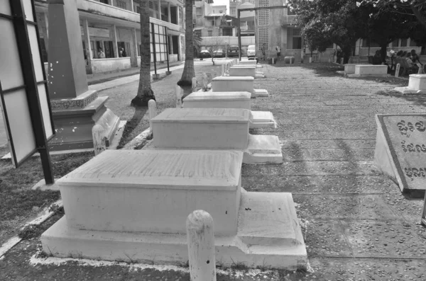 Kızıl Kmerler Lisesi Son Kurbanlarının Mezarları Işkence Infaz Merkezine Dönüştü — Stok fotoğraf