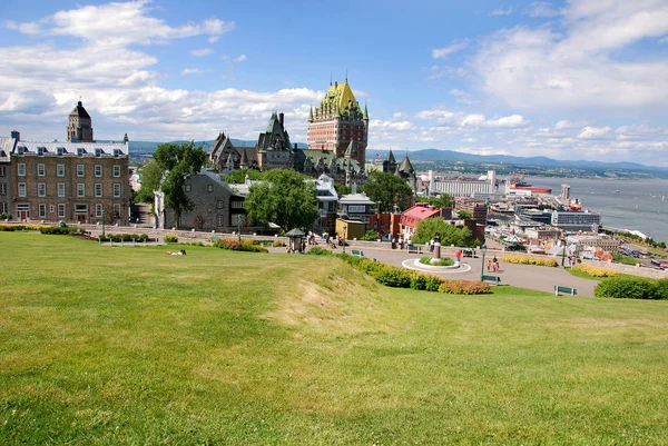 老魁北克和加拿大魁北克边境城堡的景色 1980年代 它被指定为加拿大国家历史遗迹 该遗址是下加拿大的英国总督官邸 — 图库照片