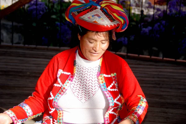 Arequipa Peru November Portrait Peruvian Indian Woman Traditional Dress Weaving — Stock Photo, Image