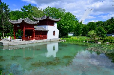 Montreal, CANADA - 07 12 2019: Montreal botanik bahçesinin Çin bahçesi koleksiyonlarının büyüklüğü nedeniyle dünyadaki en önemli botanik bahçelerinden biri olarak kabul edilmektedir.